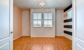 Photo #5: 2392311 Listing