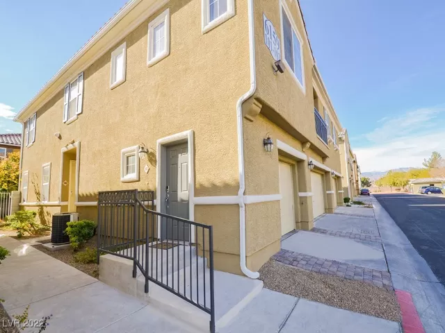 MLS: 2392314 Condo For Sale