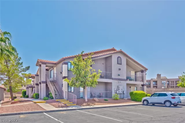 MLS: 2392327 Condo For Sale