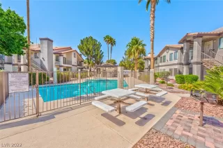 Photo #1: 2392327 Listing