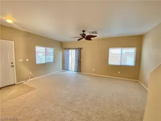 Photo #4: 2392385 Listing