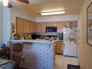 Photo #3: 2392402 Listing