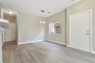 Photo #2: 2392431 Listing 