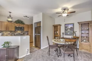 Photo #4: 2392449 Listing 