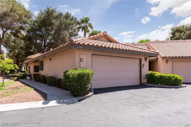 MLS: 2392450 Condo For Sale
