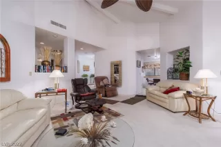 Photo #5: 2392450 Listing 
