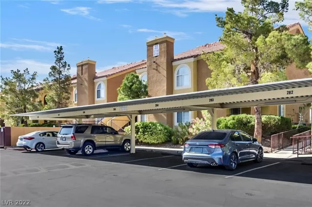 MLS: 2392452 Condo For Sale