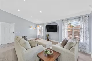 Photo #3: 2392452 Listing