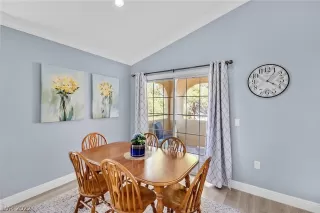 Photo #6: 2392452 Listing