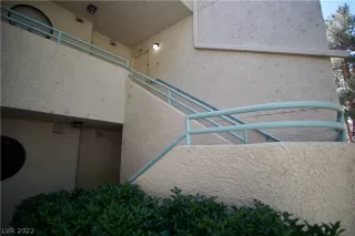 Photo #4: 2392455 Listing 