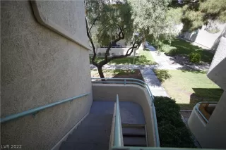 Photo #5: 2392455 Listing 