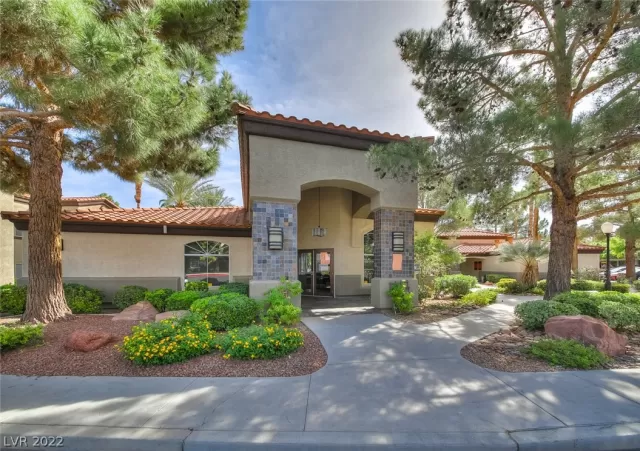 MLS: 2392484 Condo For Sale