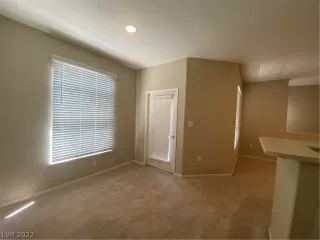 Photo #6: 2392484 Listing