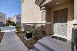 Photo #2: 2392498 Listing