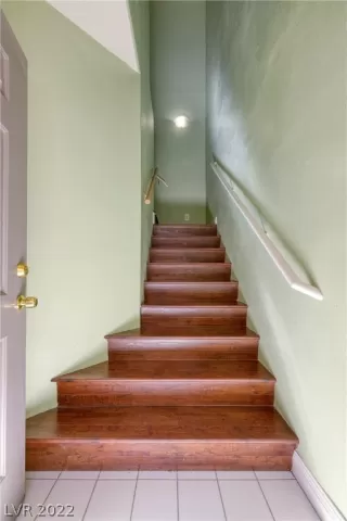 Photo #3: 2392498 Listing