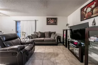 Photo #1: 2392505 Listing