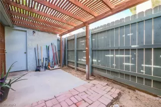 Photo #4: 2392505 Listing