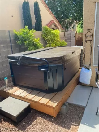 Photo #2: 2392518 Listing