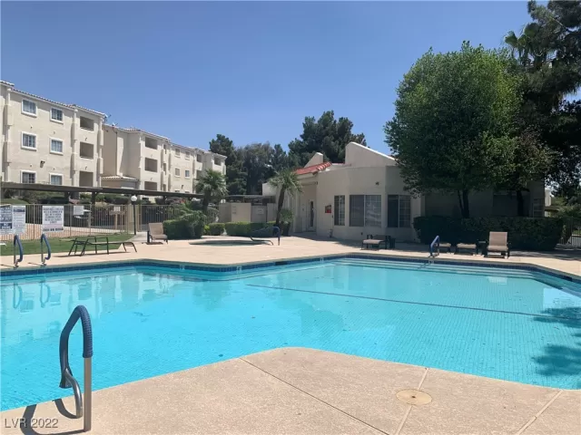 MLS: 2392520 Condo For Sale