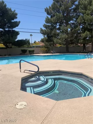 Photo #1: 2392520 Listing 