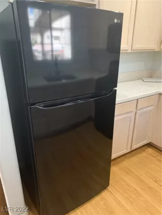 Photo #5: 2392520 Listing 