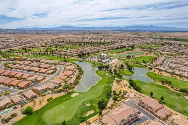 MLS: 2392537 Condo For Sale