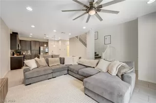 Photo #3: 2392537 Listing 