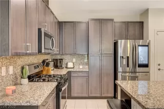 Photo #5: 2392537 Listing 