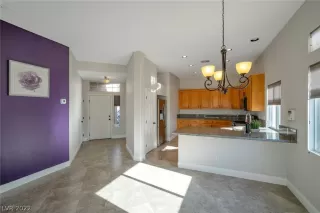 Photo #6: 2392560 Listing