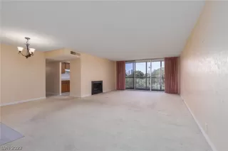 Photo #1: 2392566 Listing