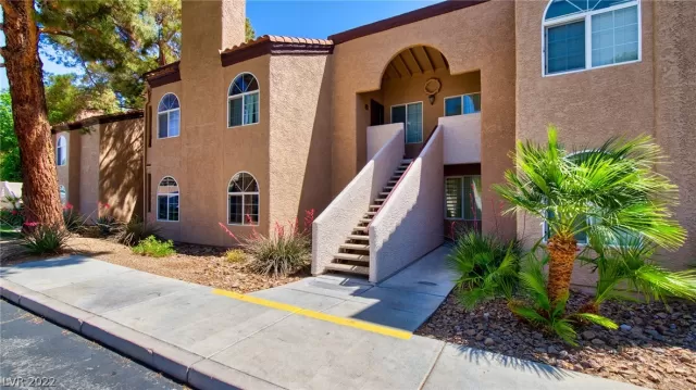 MLS: 2392584 Condo For Sale