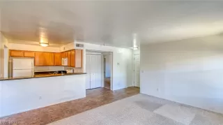 Photo #5: 2392584 Listing 