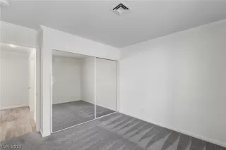 Photo #5: 2392594 Listing 