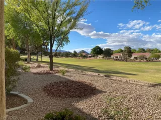 Photo #2: 2392642 Listing 