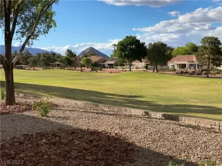 Photo #5: 2392642 Listing 