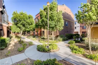 Photo #1: 2392662 Listing