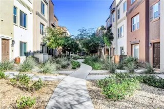 Photo #3: 2392662 Listing