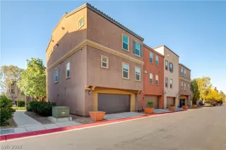 Photo #5: 2392662 Listing