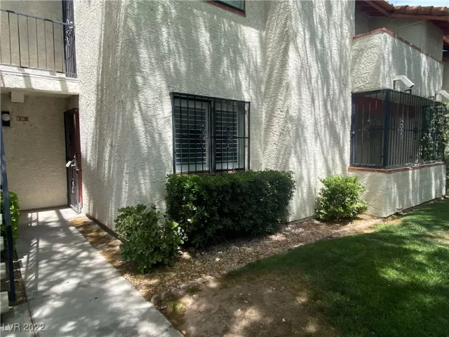 MLS: 2392667 Condo For Sale