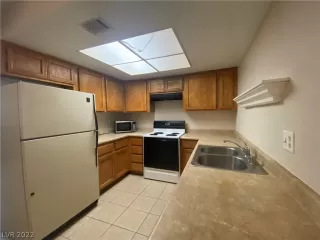 Photo #1: 2392667 Listing 