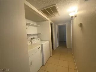 Photo #4: 2392667 Listing 