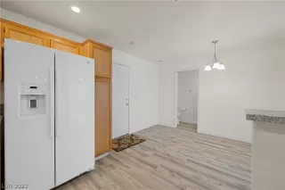 Photo #2: 2392682 Listing 