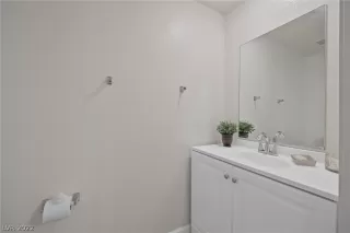 Photo #3: 2392682 Listing 