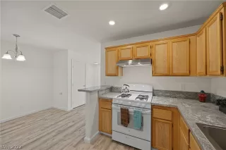 Photo #4: 2392682 Listing 