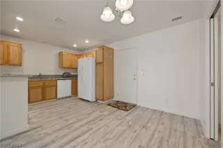 Photo #6: 2392682 Listing 