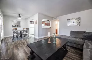 Photo #6: 2392720 Listing 