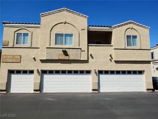 MLS: 2392731 Condo For Sale