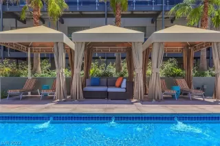 Photo #4: 2392736 Listing