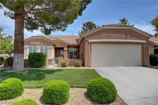 MLS: 2392745 Condo For Sale