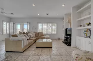 Photo #4: 2392745 Listing